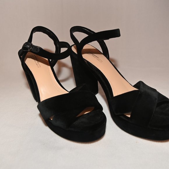 Vince Camuto Velvet Black Platform Sandals, 9 - Picture 4 of 5